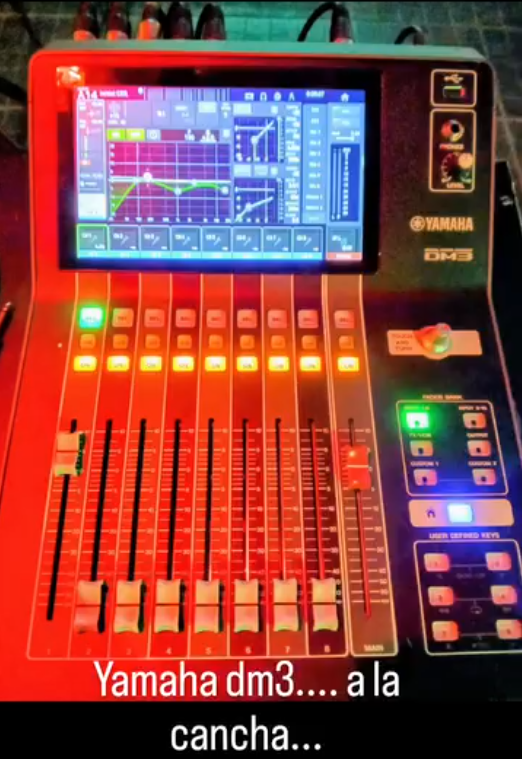 Pista de baile con sonido e iluminación profesional